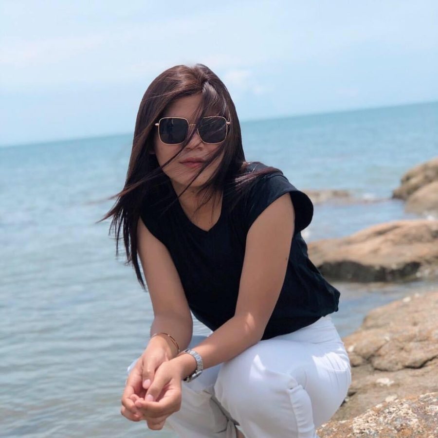 Ploy at a rocky beach